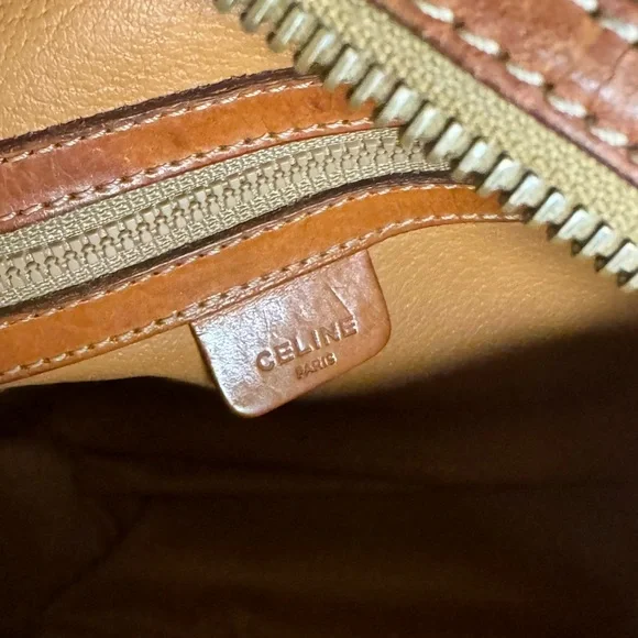 CELINE Vintage Crossbody 🎉(unbranded strap) - Picture 10 of 13